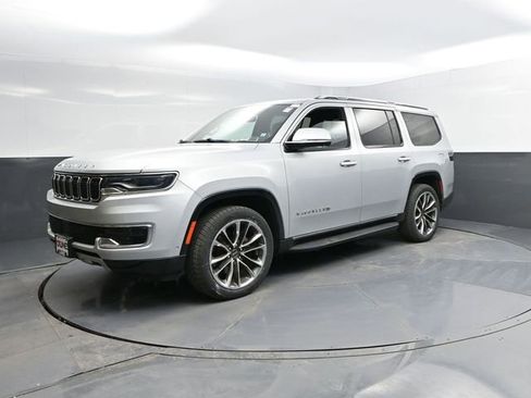 Used 2022 Jeep Wagoneer Series II w/ Premium Group I image 3