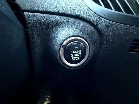 Used 2015 Hyundai Genesis 3.8 image 10