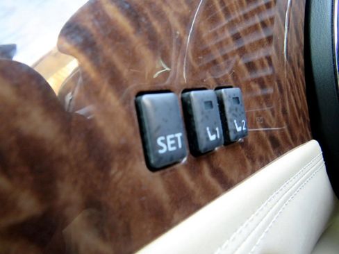 Used 2017 Nissan Armada Platinum w/ Interior Lighting Package image 36