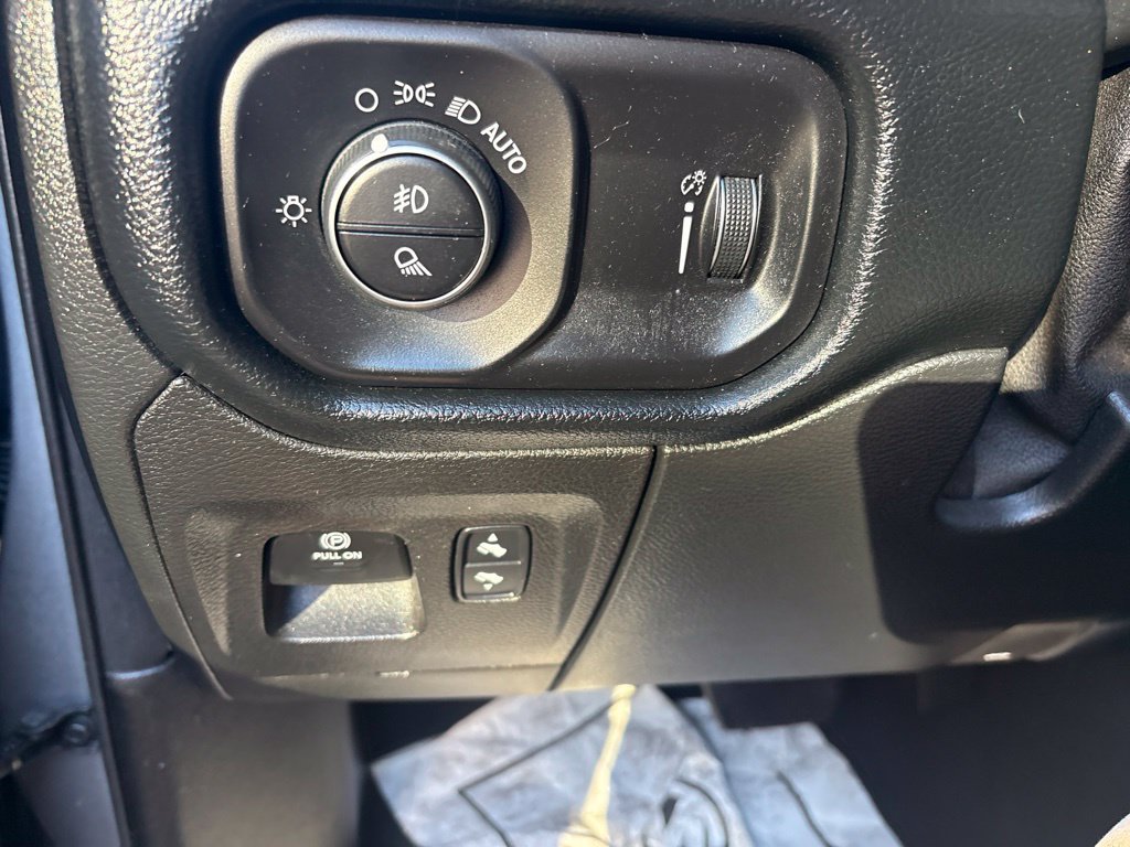 Used 2020 RAM 1500 Big Horn AWD/4WD image 12