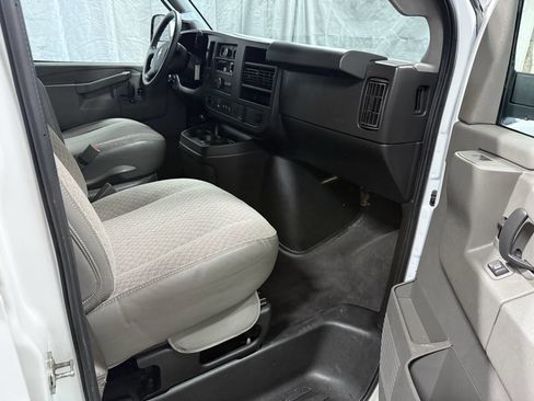 Used 2020 Chevrolet Express 3500 LT w/ LT Preferred Equipment Group image 10