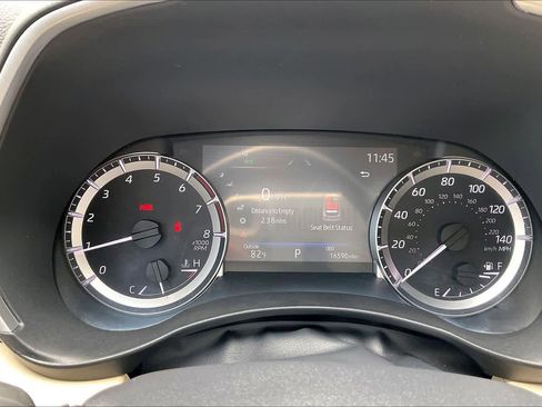 Used 2023 Toyota Highlander XLE FWD image 23