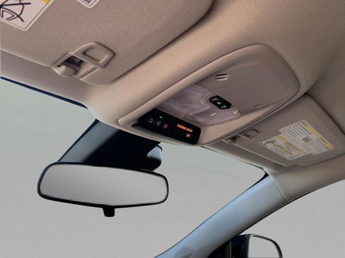 Used 2021 Buick Encore GX Select image 19