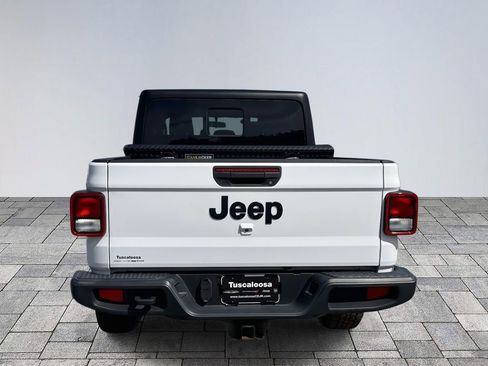 Used 2023 Jeep Gladiator Sport image 6