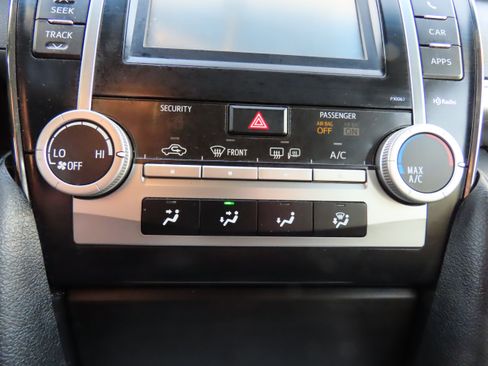 Used 2012 Toyota Camry SE image 24