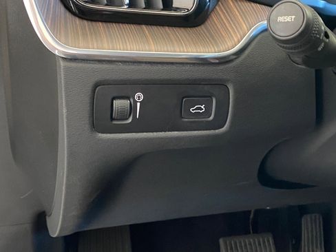 Used 2021 Volvo XC60 T6 Inscription w/ Advanced Package image 25