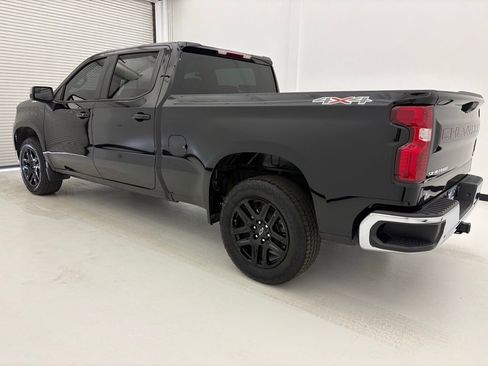 Used 2025 Chevrolet Silverado 1500 LT AWD/4WD image 17