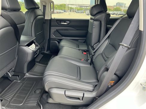 New 2026 Nissan Armada SV image 14