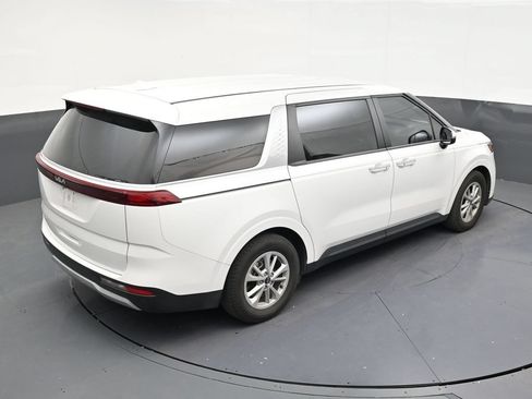 Used 2024 Kia Carnival LX FWD image 16