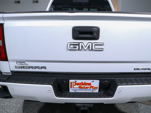 Used 2016 GMC Sierra 2500 Denali w/ Duramax Plus Package AWD/4WD image 8