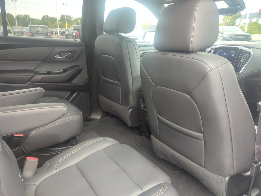 Certified 2023 Chevrolet Traverse LT w/ LT Premium Package AWD/4WD image 17