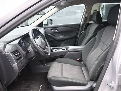Used 2025 Nissan Rogue SV AWD/4WD image 14