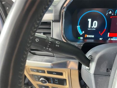 Used 2022 Ford F150 Lariat w/ Max Trailer Tow Package image 15