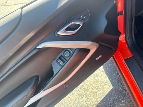 Used 2019 Chevrolet Camaro LT w/ Technology Package RWD image 13