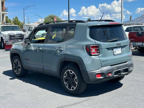 Used 2016 Jeep Renegade Trailhawk w/ Premium Trailhawk Package AWD/4WD image 7