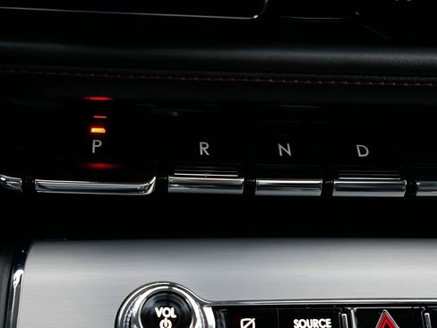 Used 2023 Lincoln Aviator AWD w/ Premium Package image 24