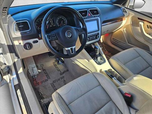 Used 2012 Volkswagen Eos Lux image 10
