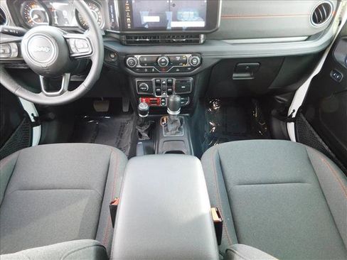 Used 2026 Jeep Wrangler Unlimited Rubicon AWD/4WD image 23