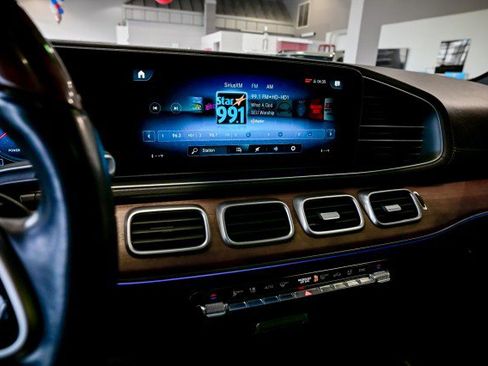 Used 2021 Mercedes-Benz GLS 450 4MATIC image 31