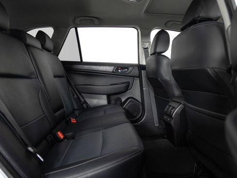 Used 2017 Subaru Outback 3.6R Limited image 23