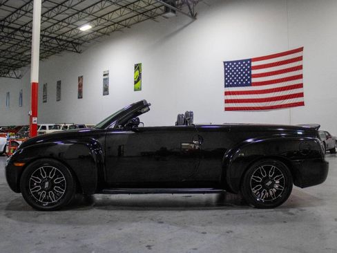 Used 2005 Chevrolet SSR LS 2dr Regular Cab Convertible w/ Preferred Equipment Group image 3