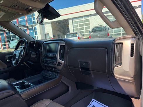 Used 2018 GMC Sierra 1500 Denali w/ Denali Ultimate Package AWD/4WD image 19