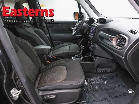Used 2023 Jeep Renegade Latitude AWD/4WD image 25