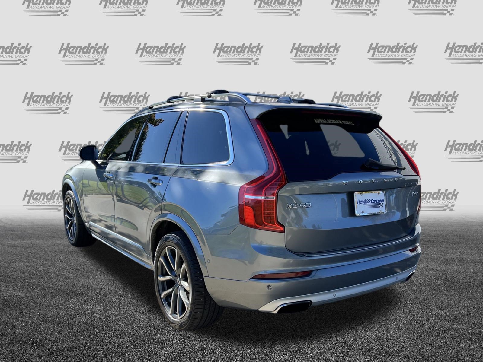 Used 2016 Volvo XC90 T6 Momentum w/ Momentum Plus Package AWD/4WD image 9