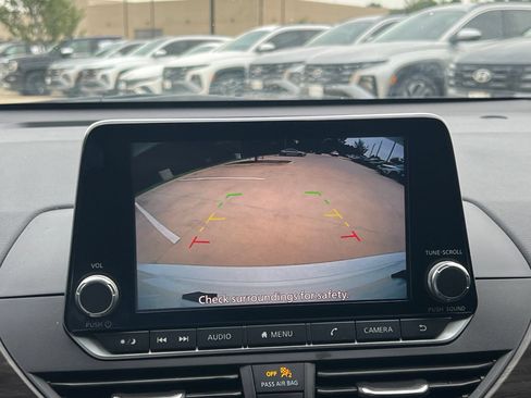 Used 2023 Nissan Altima 2.5 SV FWD image 29