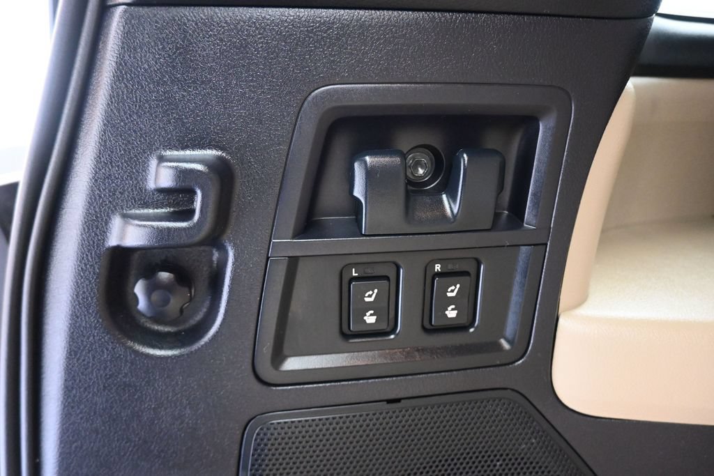 Used 2019 Toyota Sequoia Limited w/ Safety & Convenience Package AWD/4WD image 67