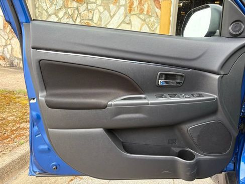 Used 2025 Mitsubishi Outlander Sport LE image 16