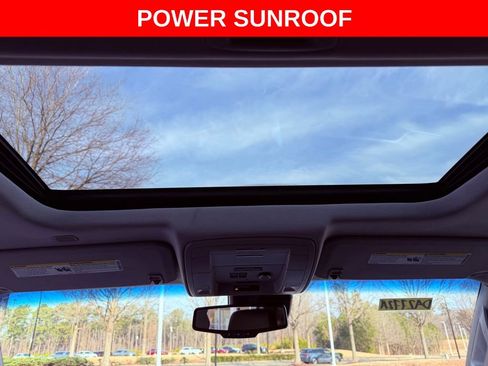 Used 2018 Chevrolet Suburban LT image 8