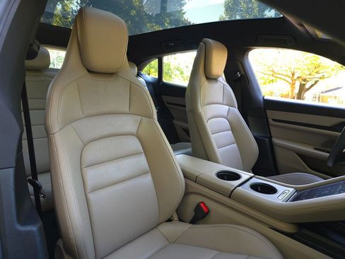 Used 2023 Porsche Taycan 4 Cross Turismo w/ Premium Package image 20