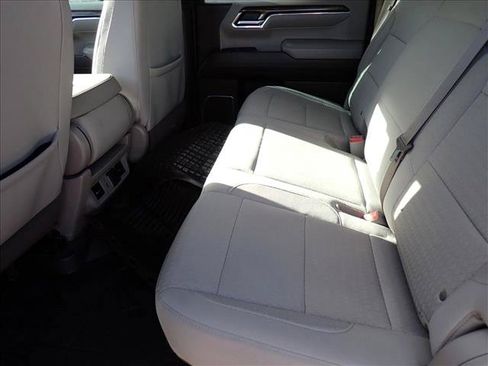 Used 2024 Chevrolet Silverado 1500 LT AWD/4WD image 8