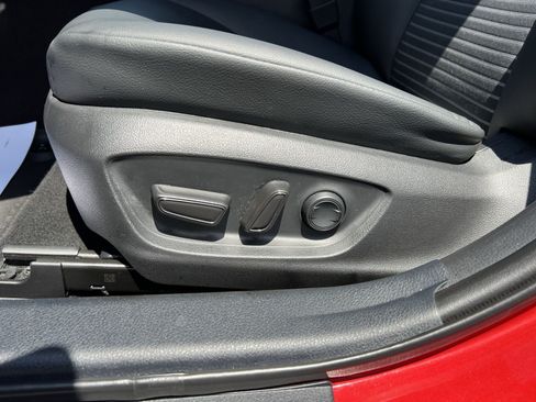 Used 2021 Toyota Camry SE FWD image 14