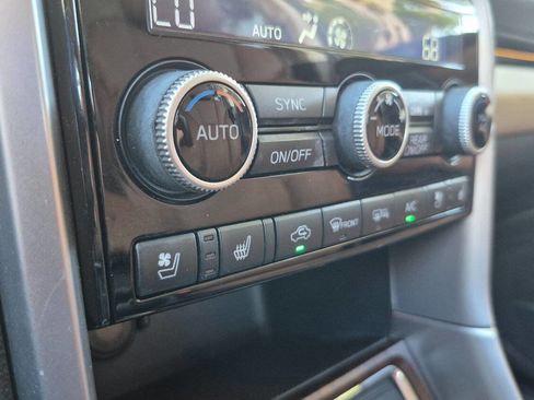 Used 2022 Subaru Ascent Touring image 36