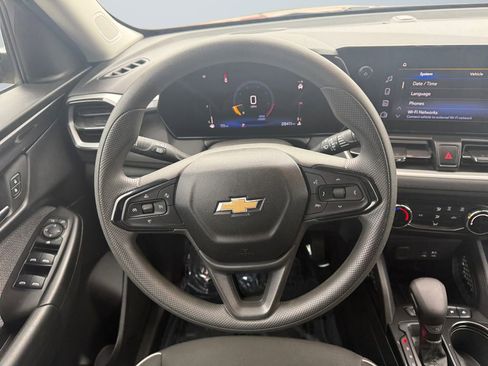 Used 2025 Chevrolet TrailBlazer LS w/ LS Convenience Package image 12