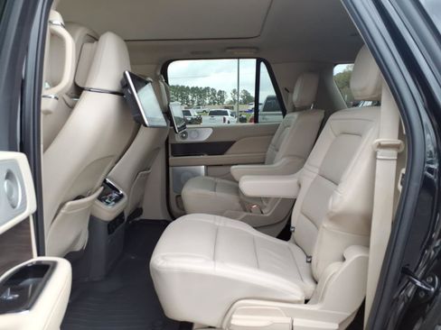Used 2021 Lincoln Navigator L Reserve w/ Luxury Package image 22