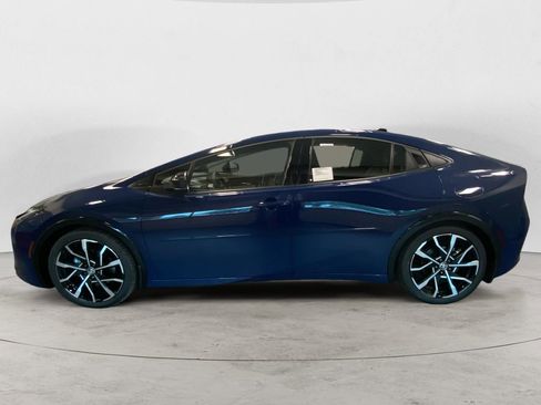 New 2025 Toyota Prius Plug-In Hybrid image 2