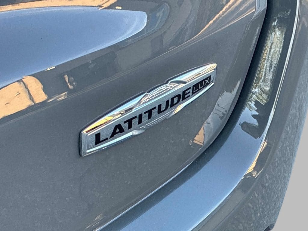 Certified 2023 Jeep Compass Latitude AWD/4WD image 11