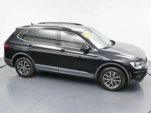 Used 2020 Volkswagen Tiguan SE w/ Panoramic Sunroof Package FWD image 38