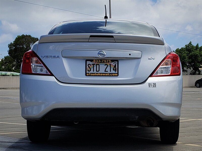 Used 2018 Nissan Versa SV FWD image 8