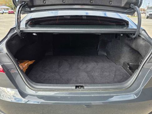 Used 2025 Toyota Camry SE image 5