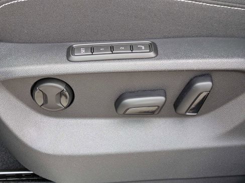 New 2026 Volkswagen Atlas Cross Sport SEL Premium R-Line image 21