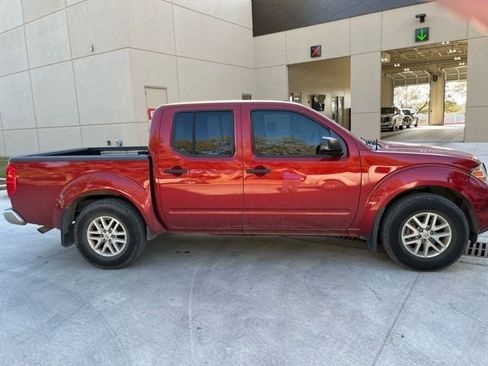 Used 2017 Nissan Frontier SV w/ SV Value Truck Package image 4