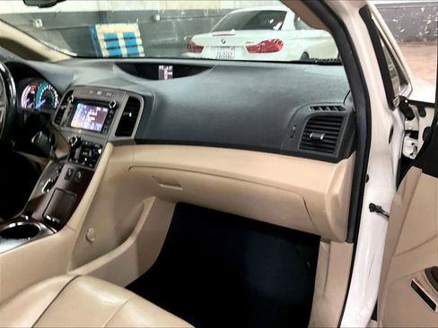 Used 2014 Toyota Venza XLE w/ XLE Premium Package FWD image 17