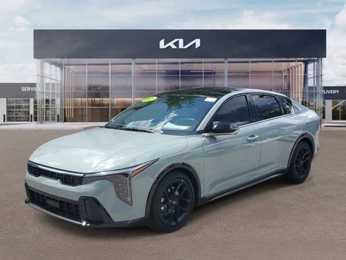 Certified 2025 Kia K4 GT-Line Turbo image 3
