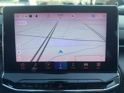 Certified 2022 Jeep Compass Limited w/ (RED) Package image 17