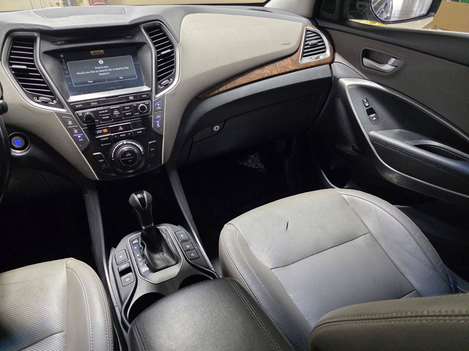 Used 2017 Hyundai Santa Fe Limited FWD image 18