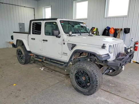 Used 2020 Jeep Gladiator Overland AWD/4WD image 2
